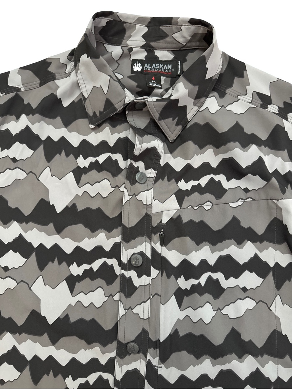Alaskan Hardgear Short Sleeve Snap Close Gray Chilkat River‎ Shirt Men’s Medium